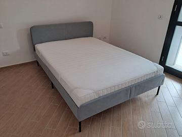 Letto matrimoniale completo alla francese