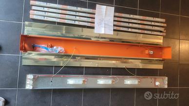 plafoniera molto luminosa al neon completa di tubi