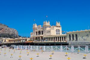 Appartamento Mondello a pochi passi dalla piazza