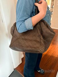 Borsa in pelle intrecciata