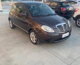 Lancia Ypsilon 1.3 MJT 75 CV Platino