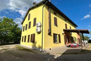 Villa di 610 m² con più di 5 locali e box auto dop