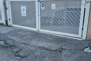 Box auto doppio 37mq zona Eur sic