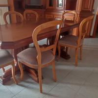 Tavolo  in noce con 6 sedie
