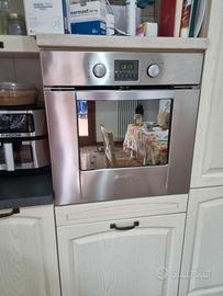 Forno autopulente Ariston frontale in acciaio