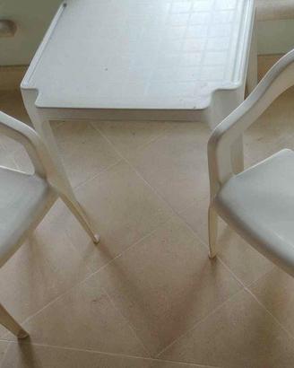 tavolino+ 2 sedie bambino in plastica 