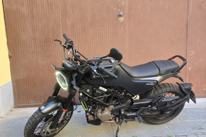 Husqvarna svartpilen 125 2023