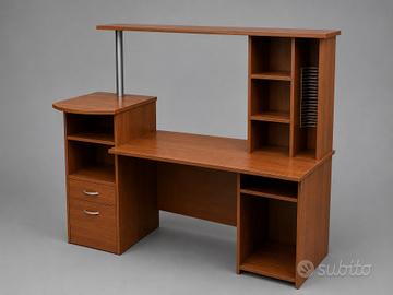 scrivania con libreria