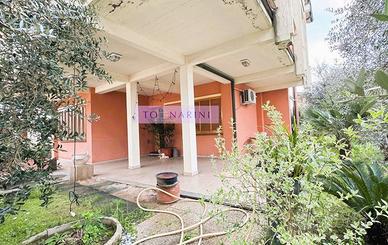 Villa di 339 m² con più di 5 locali e box auto a M