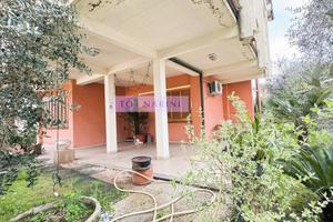 Villa di 339 m² con più di 5 locali e box auto a M