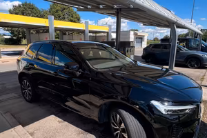 Volvo xc60 b4 awd dark plus 2023