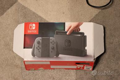 NINTENDO SWITCH + 2 Coppie Joystick + 4 GIOCHI.