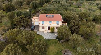 Villa indipendente immersa nel verde