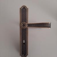 Maniglie vintage per porte interne in legno 
