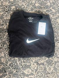 Maglia Nike nera taglia L – perfette condizioni