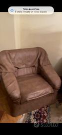 Set divano in ecopelle con 2 poltrone marrone