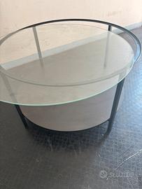 Tavolino con piano in vetro