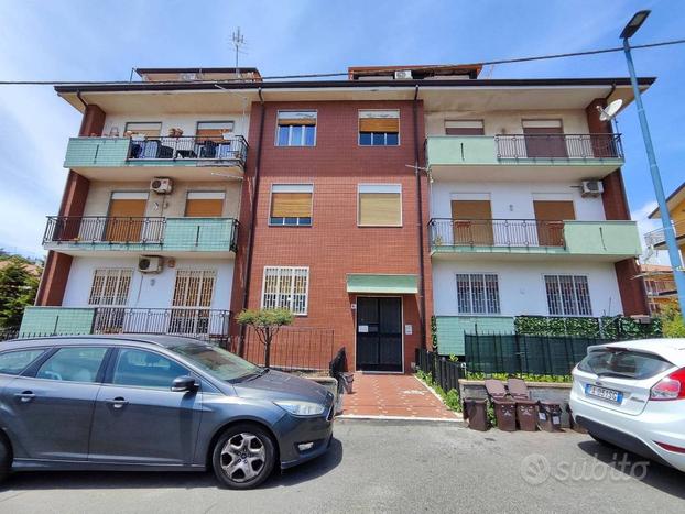 Appartamento 4 vani con Garage Pedara zona central