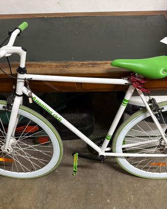 Bici anonima cicli bianca e verde