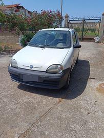 Fiat 600 imatricolazione 02/2006 139600km