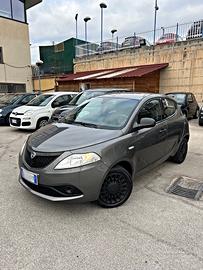 Lancia Ypsilon 1.0 70cv Hybrid 2021