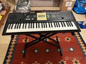 Tastiera elettronica Yamaha YPT 220 con custodia