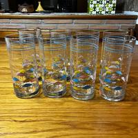 Bicchieri con disegni colorati