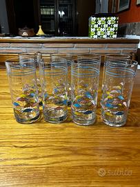 Bicchieri con disegni colorati