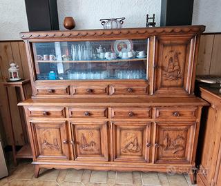 Mobile intarsiato a mano