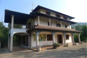 Villa a Omegna