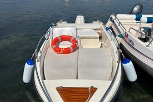 Barca con motore Johnson 25 CV