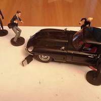 1/18 Jaguar diabolik con 3 personaggi