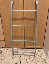 Scaletta metallica per letto