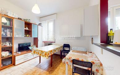 Casa indipendente a Reggio nell'Emilia 5 locali