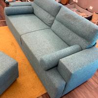 Divano 3 posti con pouf