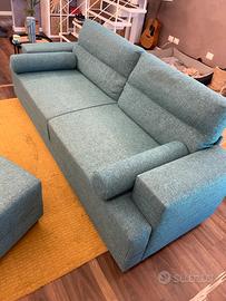 Divano 3 posti con pouf