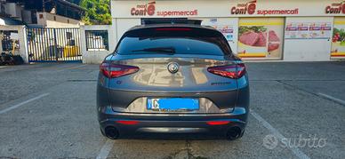 Auto Alfa Romeo Stelvio