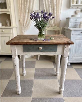 Antico tavolino stile provenzale shabby 