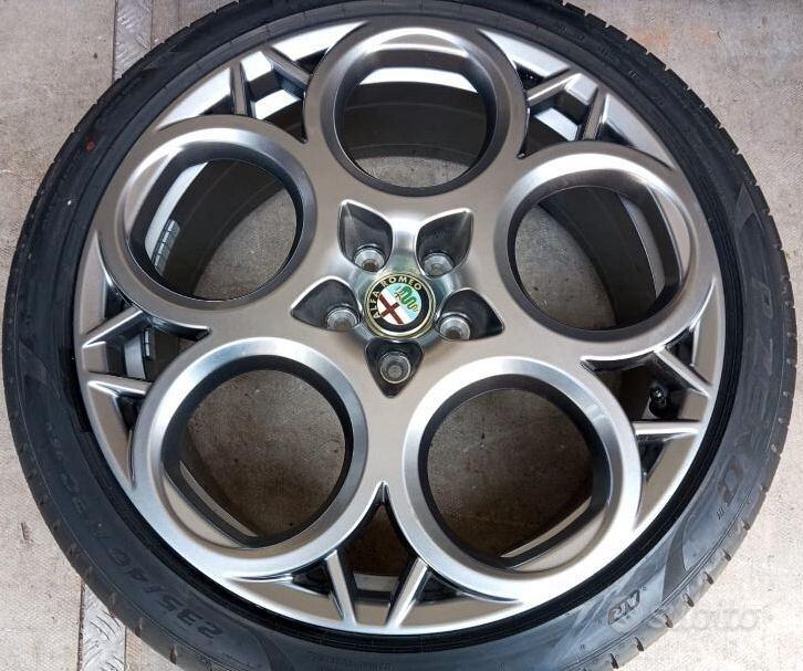 Cerchi in lega 20" Alfa TONALE con pneumatici
