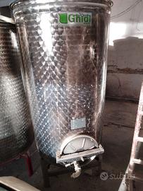 Botti in acciaio per vino e contenitori