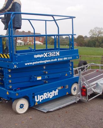 Rimorchio pianale inclinabile per  piattaforme