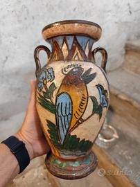 Vaso in terracotta decorato a mano