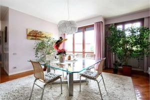 Appartamento di 310 m² con più di 5 locali e box a