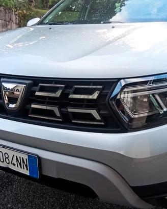 DACIA DUSTER 4X4 CON GANCIO TRAINO