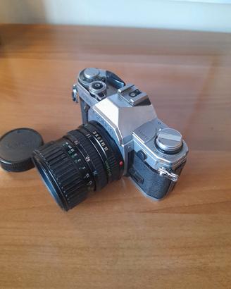 Canon AT-1 con obiettivo