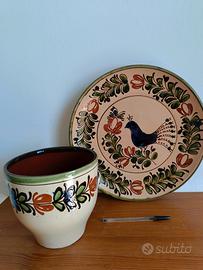 Piatto e vaso in ceramica 
