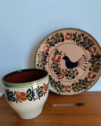 Piatto e vaso in ceramica 