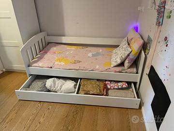 Letto singolo bambino in legno bianco con cassetto