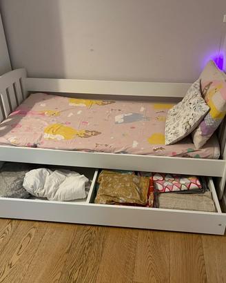 Letto singolo bambino in legno bianco con cassetto