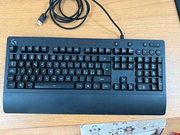 Keyboard Logitech g213